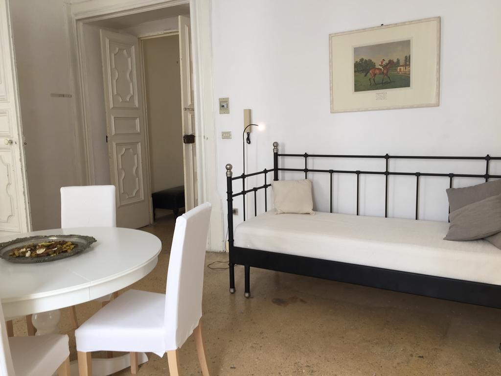 Palazzo Doxi Fontana Dimora Storica Apartment กัลลีโปลี ภายนอก รูปภาพ