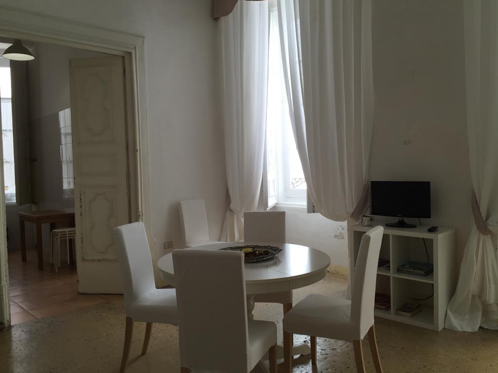 Palazzo Doxi Fontana Dimora Storica Apartment กัลลีโปลี ภายนอก รูปภาพ